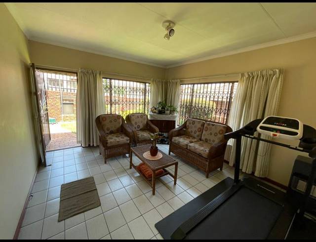 3 BEDROOM HOUSE FOR SALE IN ALBERTVILLE